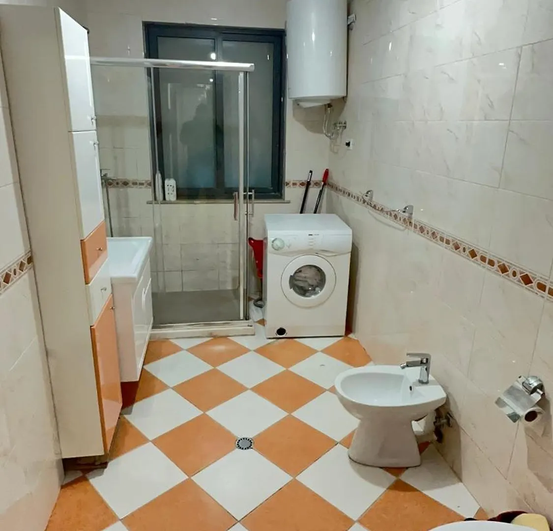 Square Inn Tirana 0*,