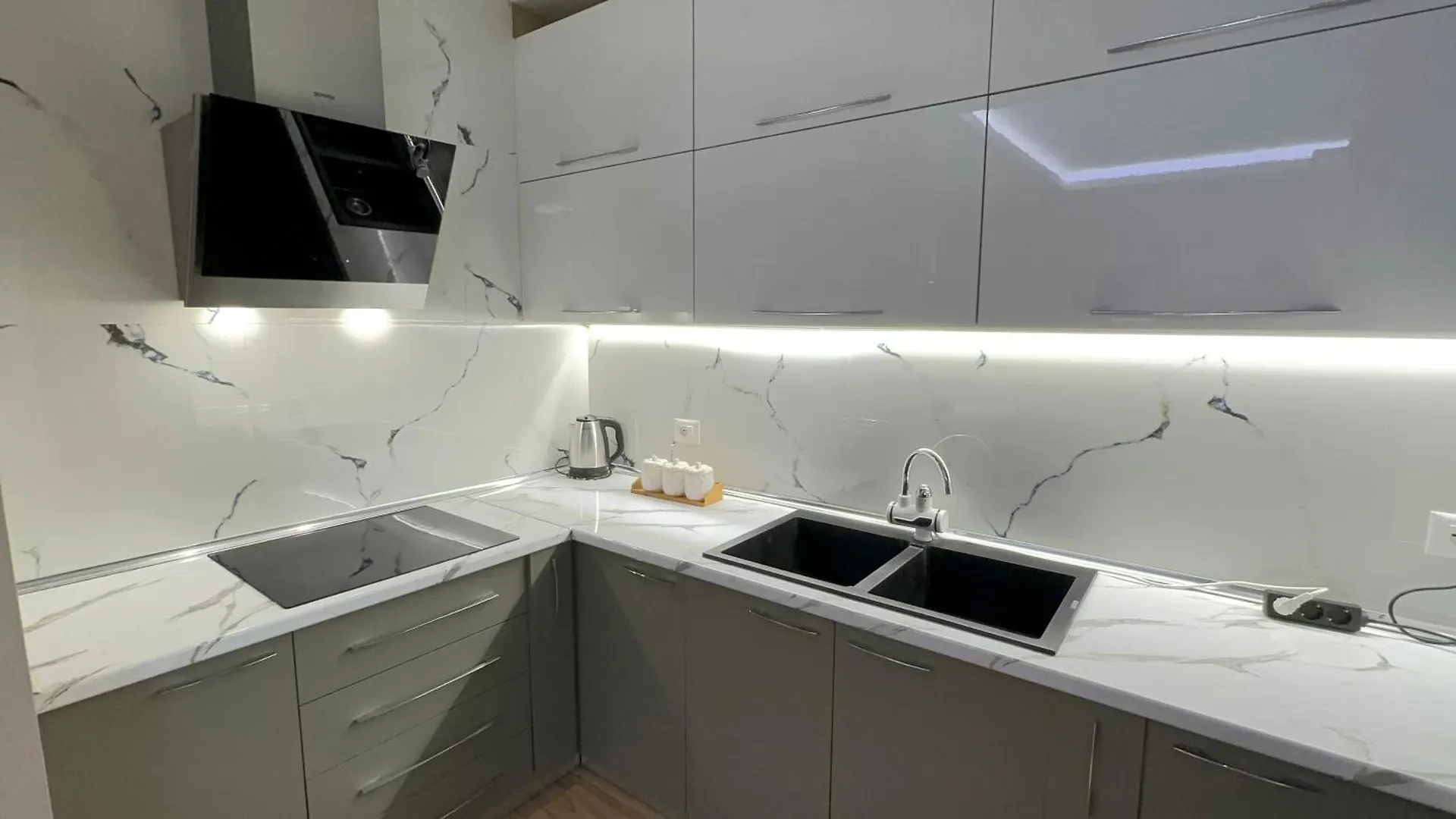 Apartment Square Inn Tirana
