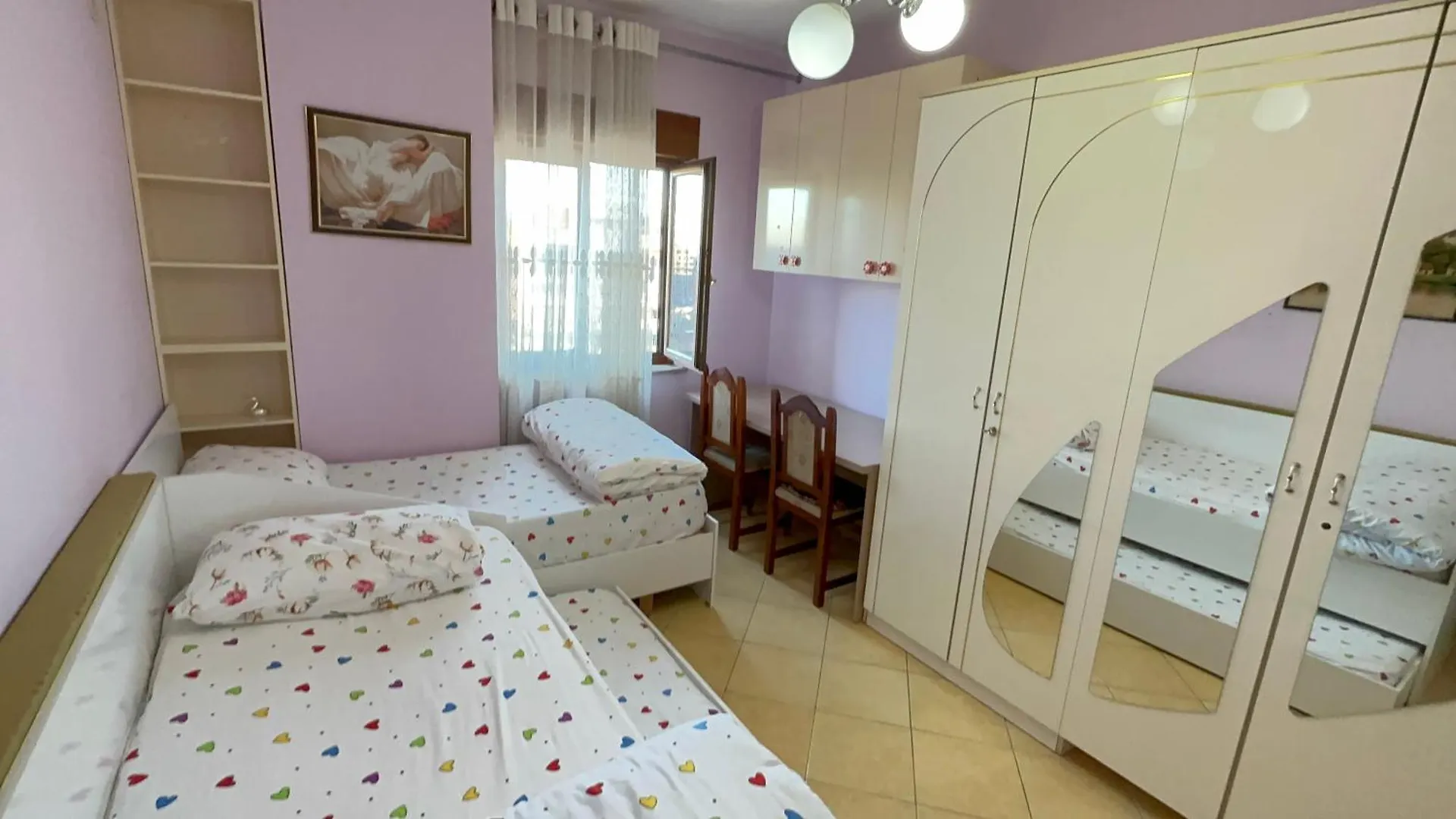 Apartment Square Inn Tirana